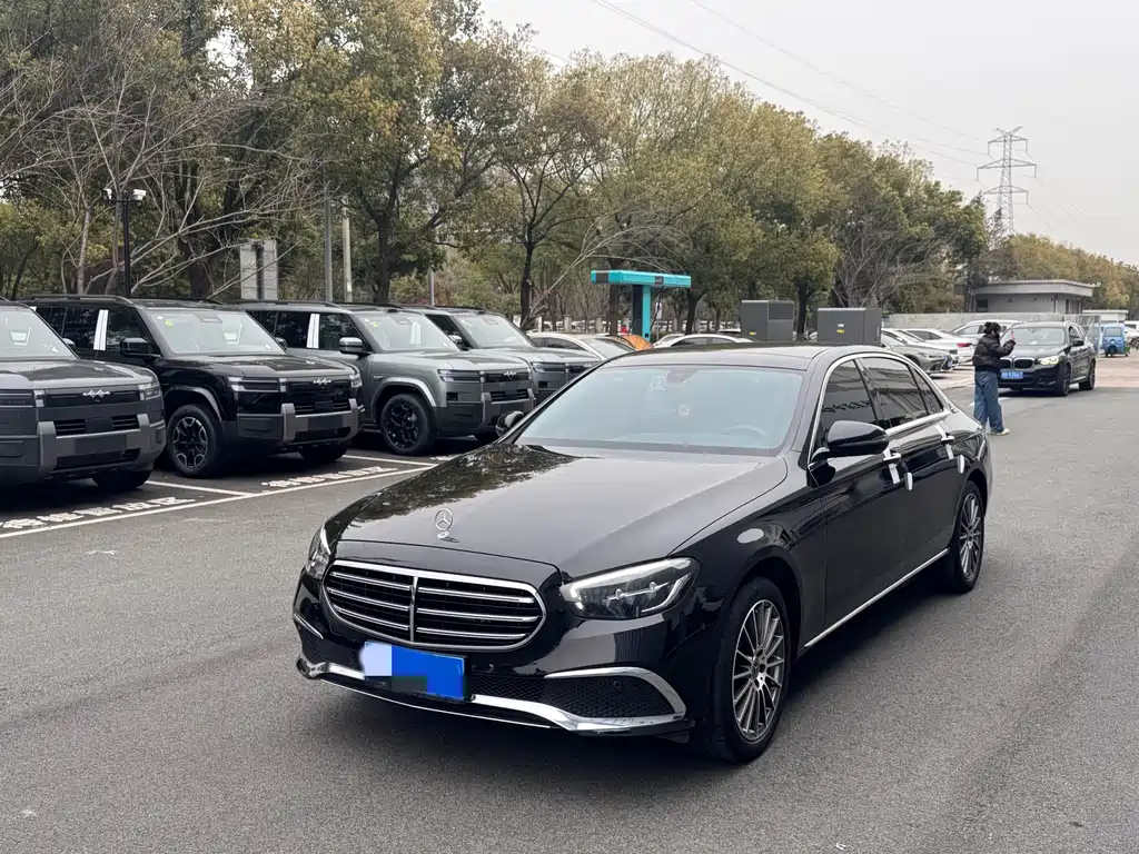 Mercedes-Benz E-Class 2022