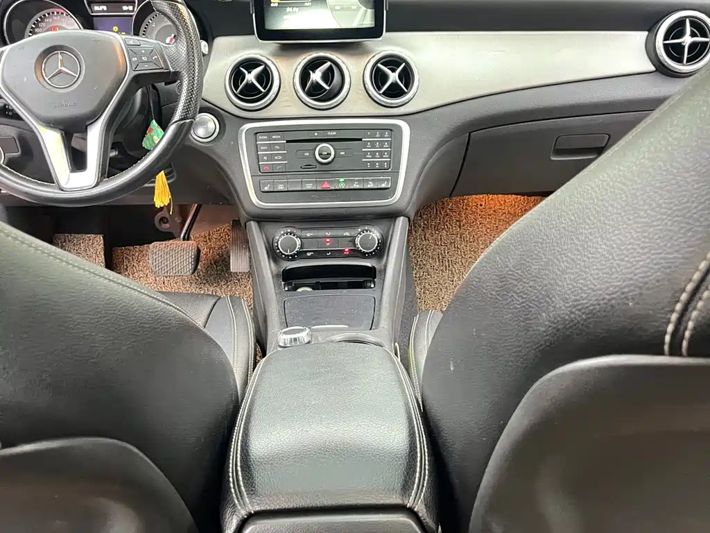 Mercedes-Benz GLA 2016 — фото 15