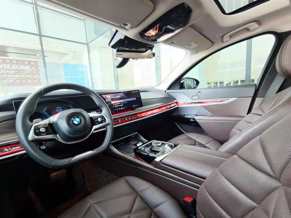 BMW 7 Series 2024 — фото 10