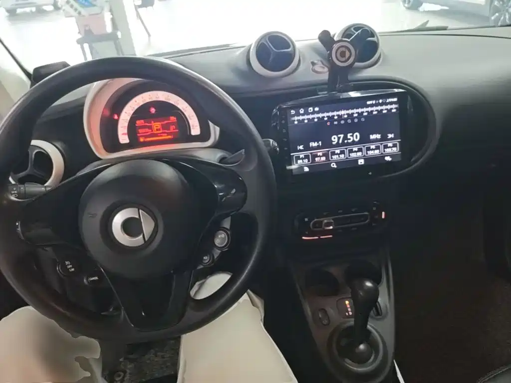 smart fortwo 2016 — фото 10