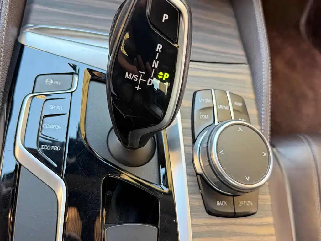 BMW 5 Series 2019 — фото 15