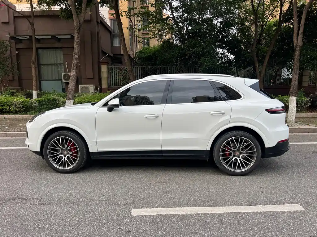 Porsche Cayenne 2018 — фото 5