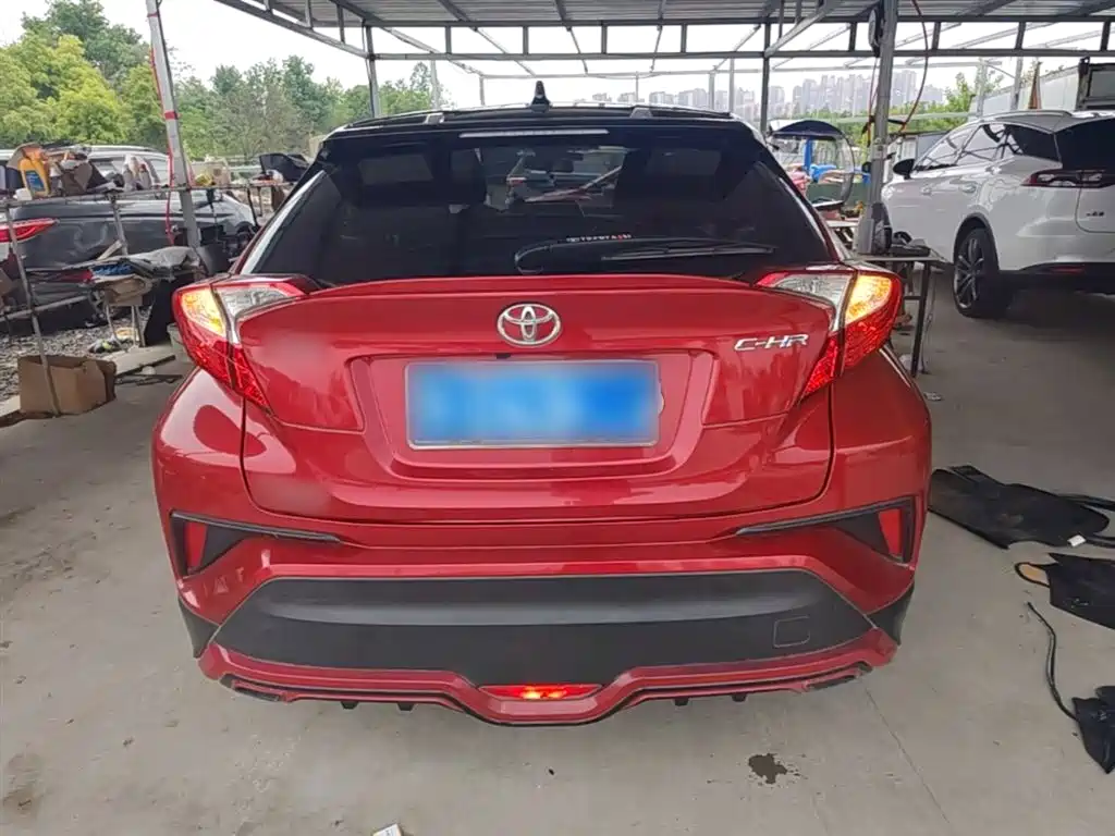 Toyota C-HR 2019 — фото 4
