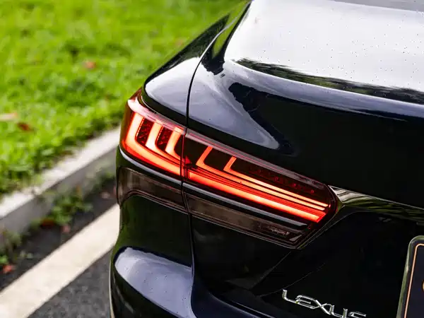 Lexus LS 2021