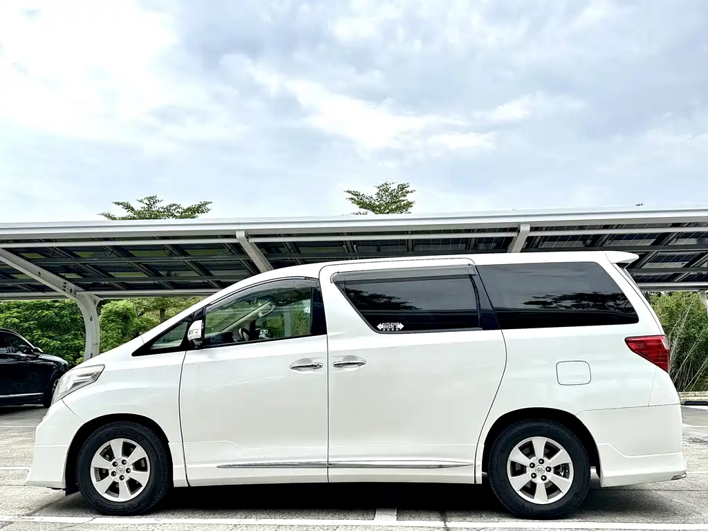 Toyota Alphard 2010 — фото 9