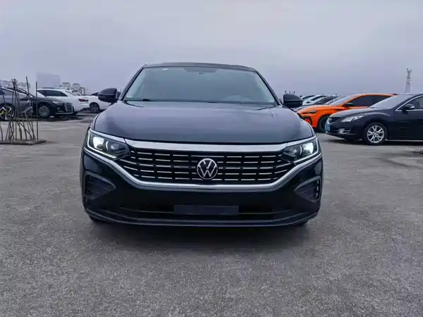 Volkswagen Passat 2023