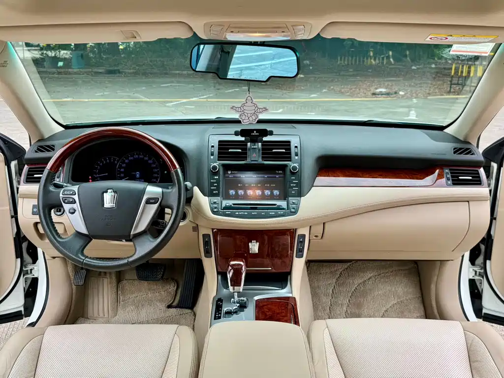 Toyota Crown 2015 — фото 9