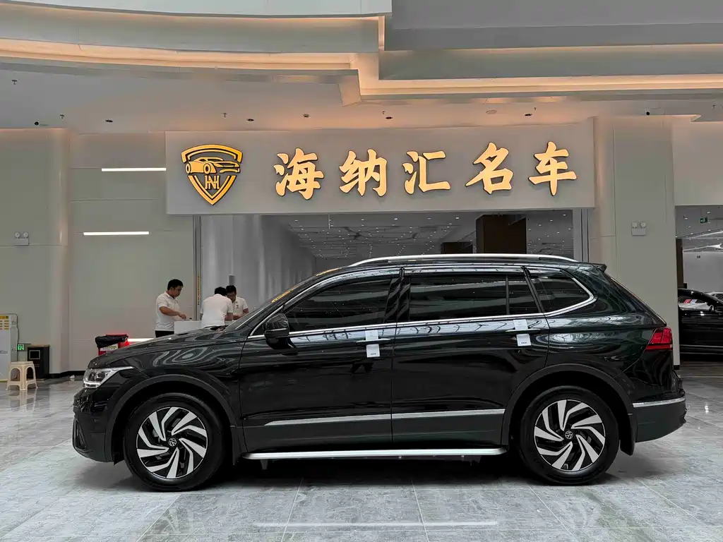 Volkswagen Tiguan L 2025 — фото 3