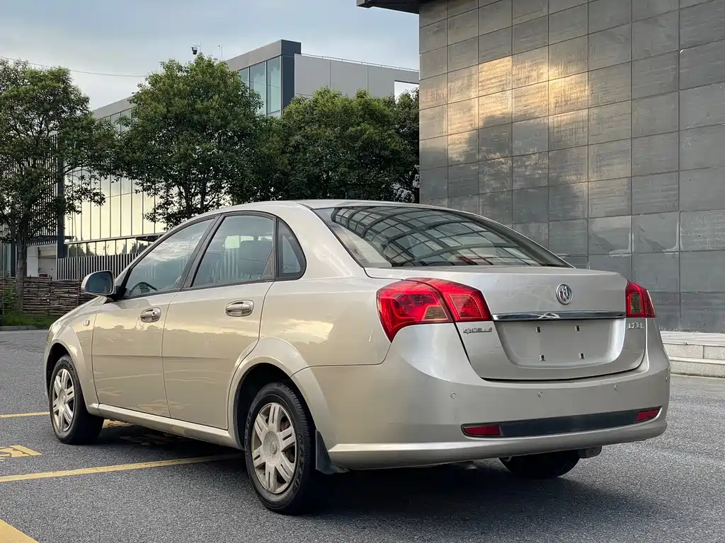 Buick Excelle 2013 — фото 10