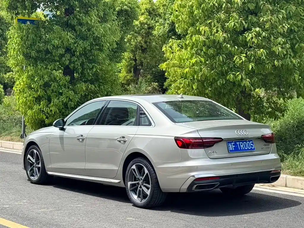 Audi A4L 2020 — фото 4