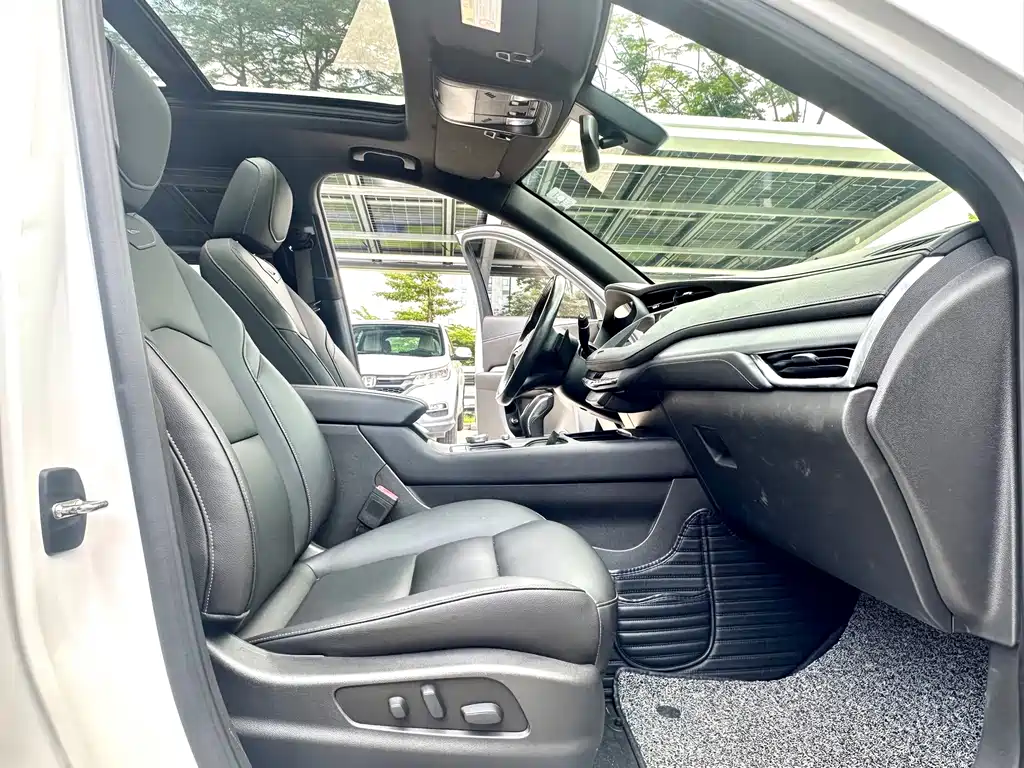 Cadillac XT4 2020 — фото 15