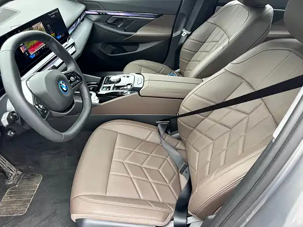BMW i5 2024