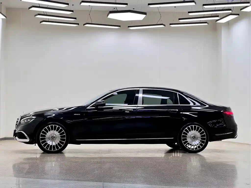 Mercedes-Benz E-Class 2021 — фото 17