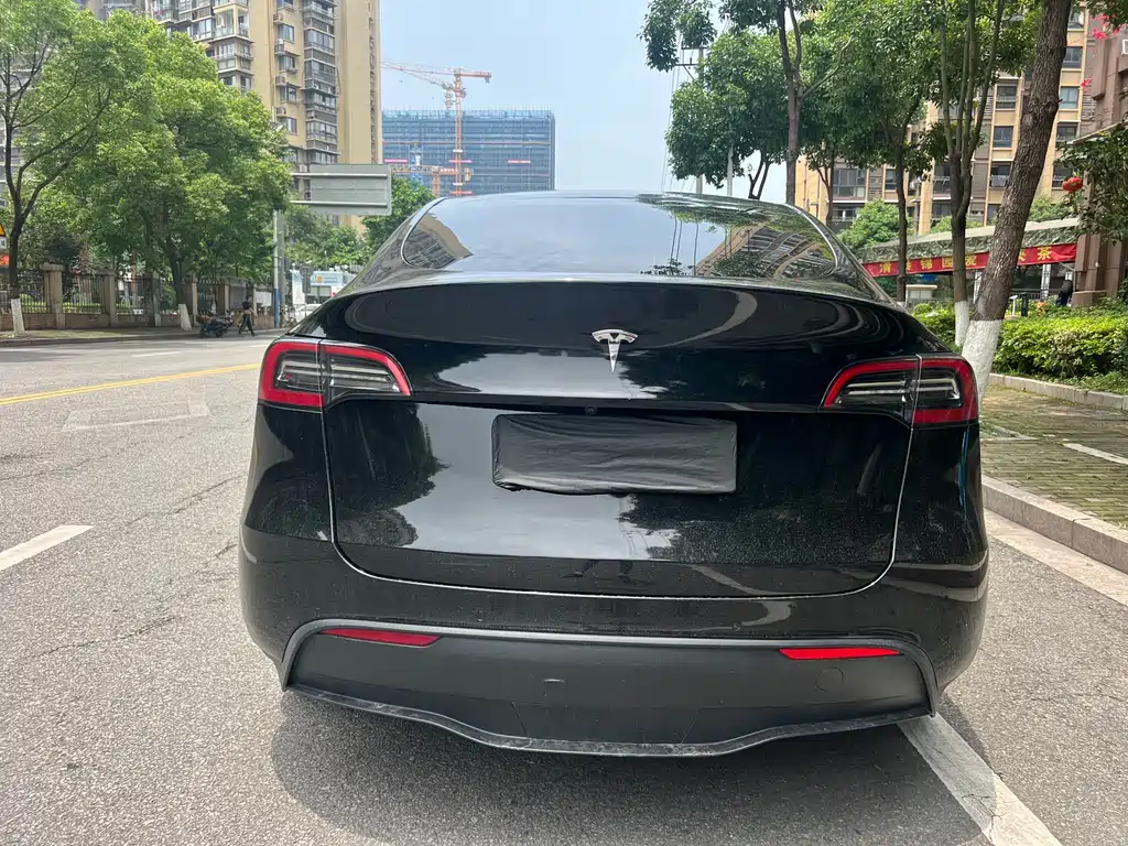 Tesla Model Y 2022 — фото 7