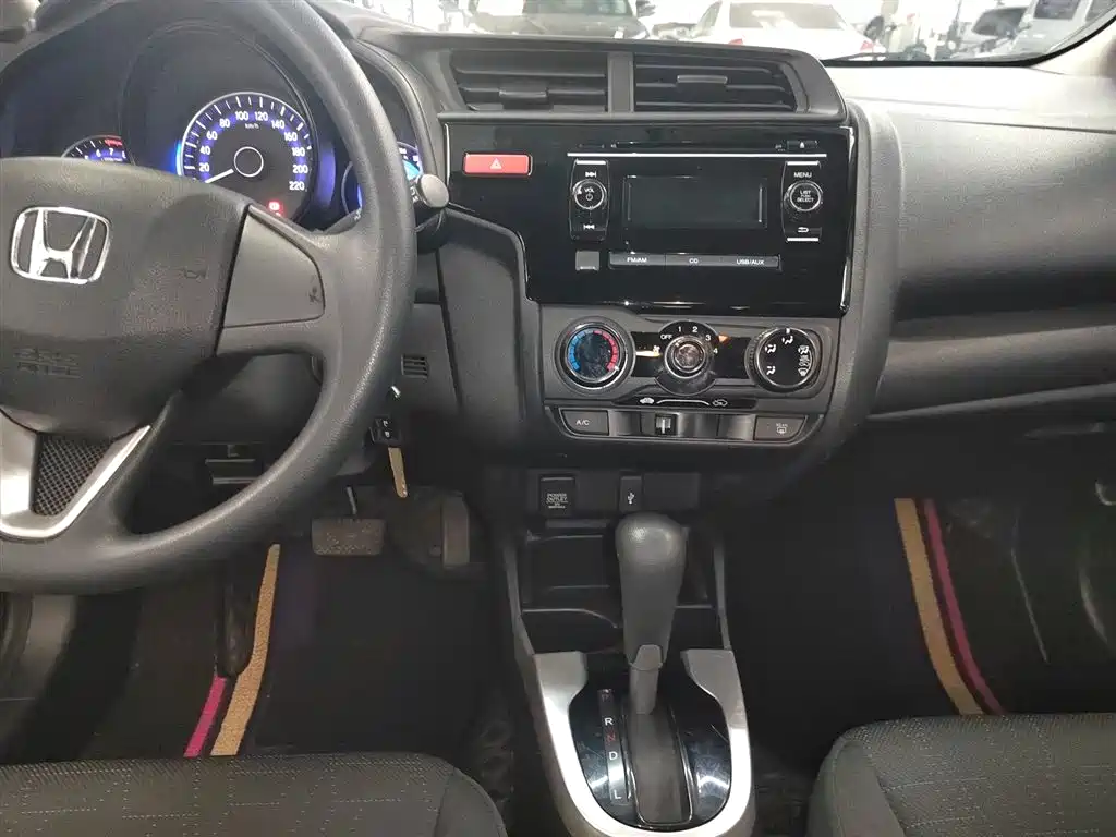 Honda Fit 2017 — фото 9
