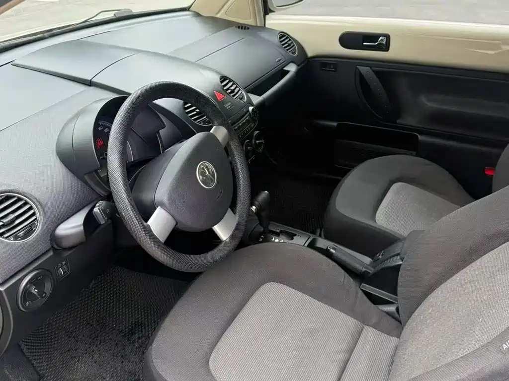 Volkswagen Beetle 2011