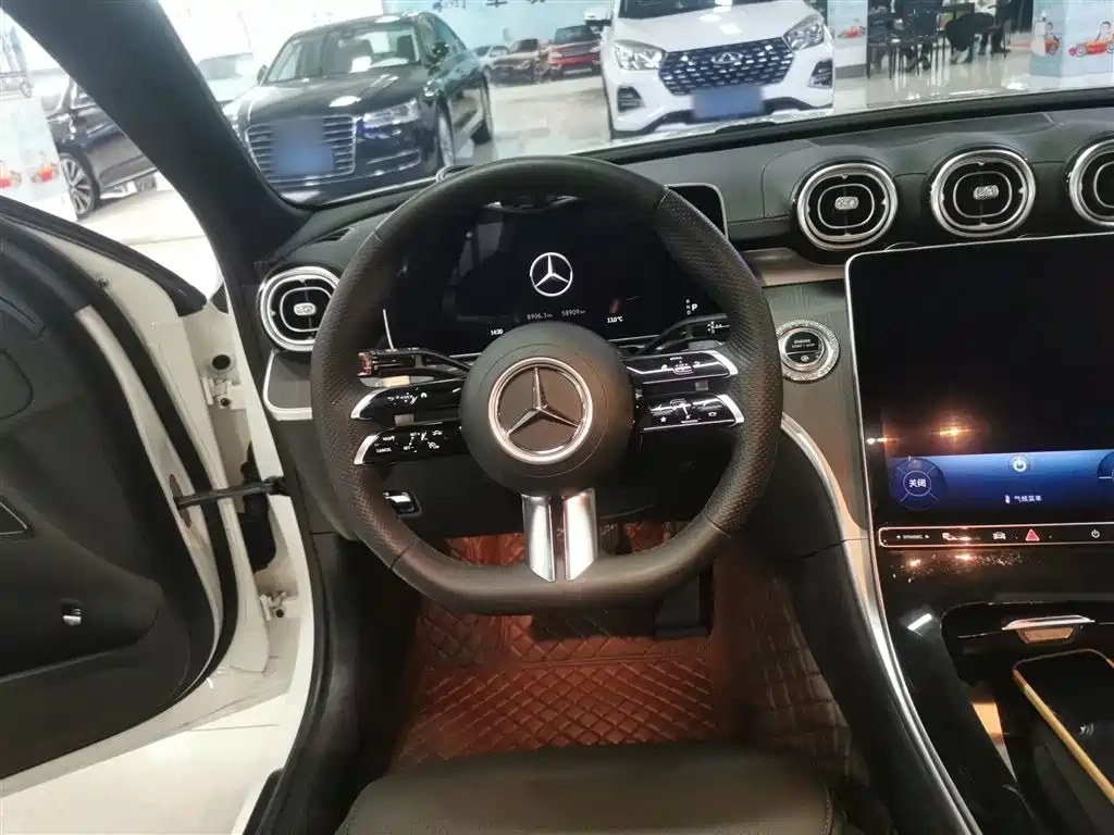 Mercedes-Benz C-Class 2023 — фото 11