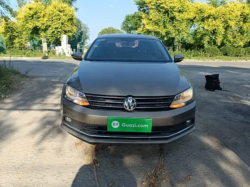 Volkswagen Sagitar 2016