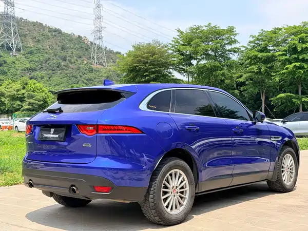 Jaguar F-PACE 2018