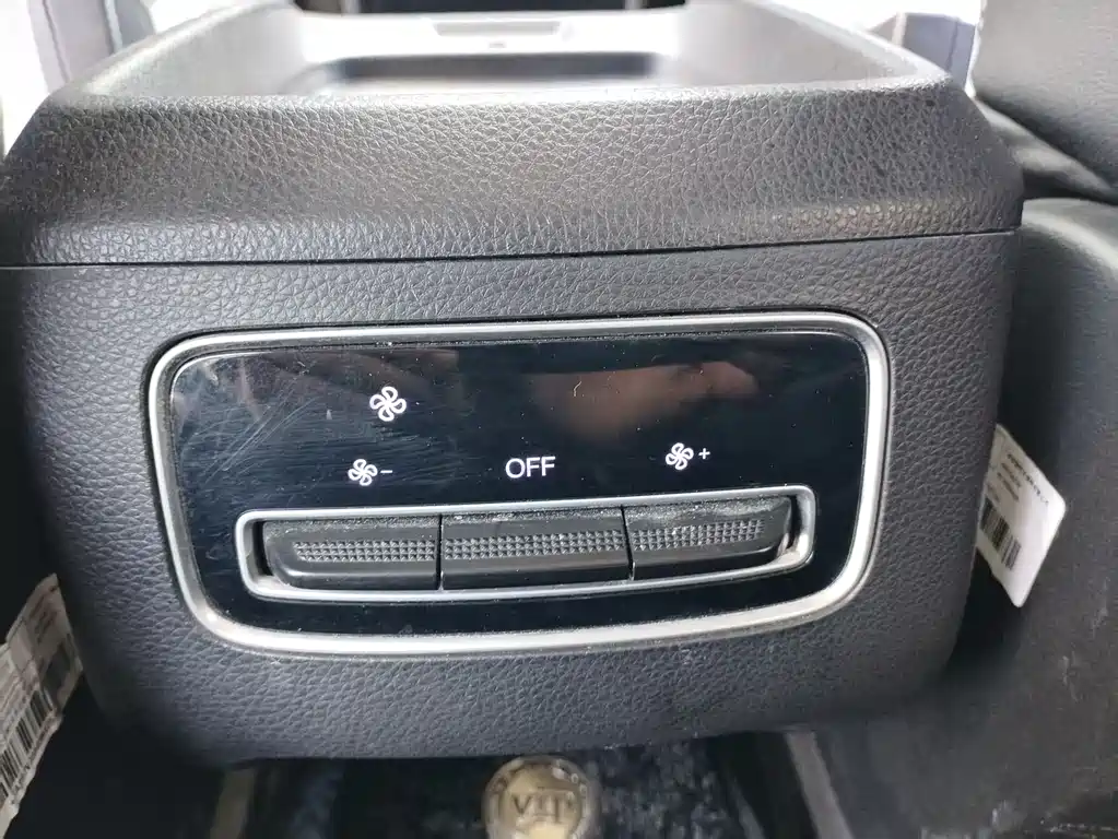 GAC Trumpchi M6 2022 — фото 30