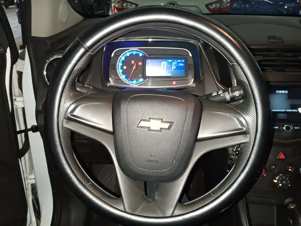 Chevrolet Trax 2015 — фото 4