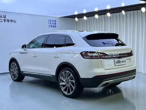 Lincoln Nautilus 2021