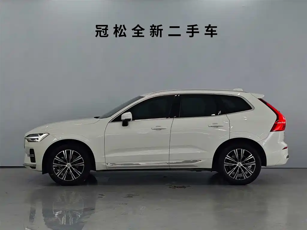 Volvo XC60 2022 — фото 3