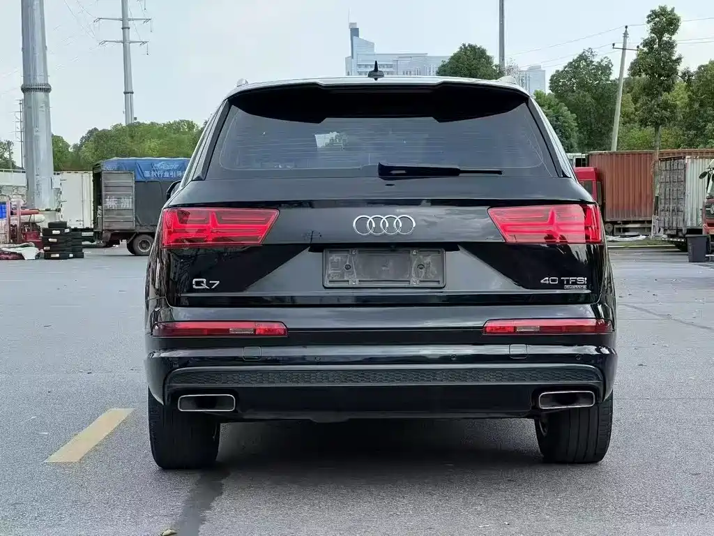 Audi Q7 2018 — фото 8