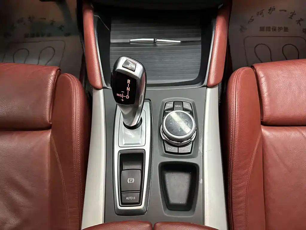 BMW X6 2015 — фото 12