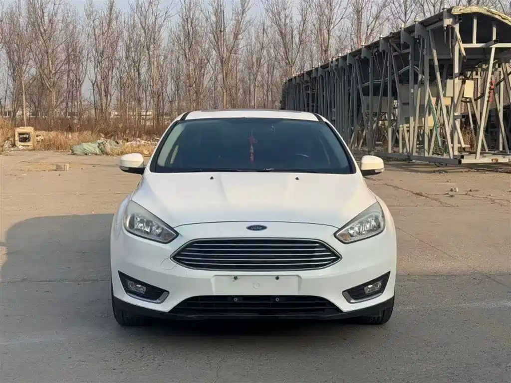Ford Focus 2017 — фото 16