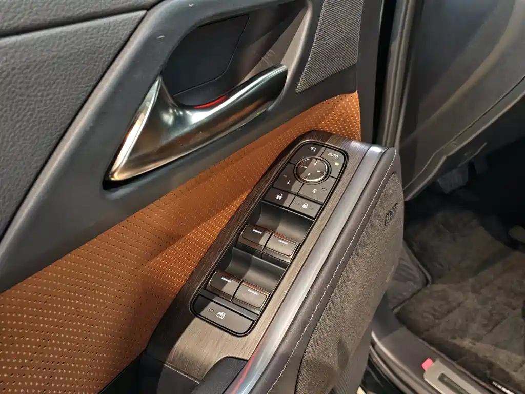 Lexus GX 2025 — фото 13