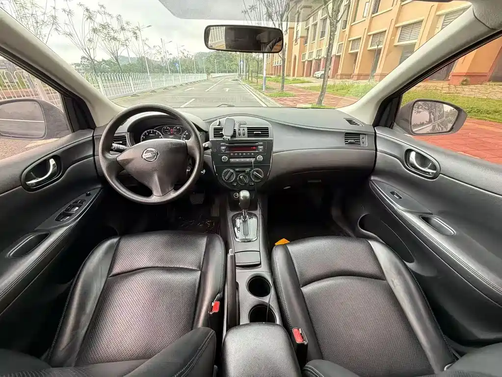 Nissan Tiida 2014