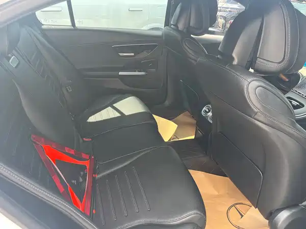 Mercedes-Benz C-Class 2024