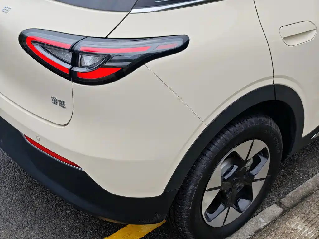 Geely Galaxy Starwish 2024 — фото 11