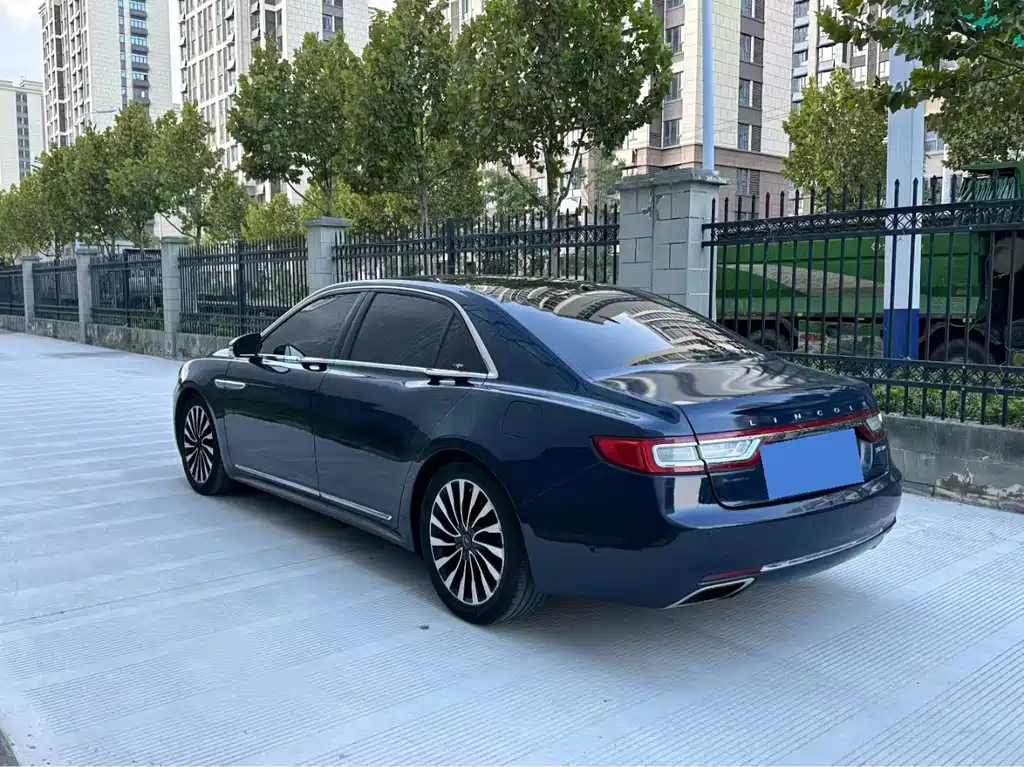 Lincoln Continental 2017 — фото 4