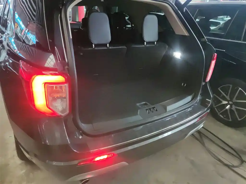 Ford Explorer 2021 — фото 15