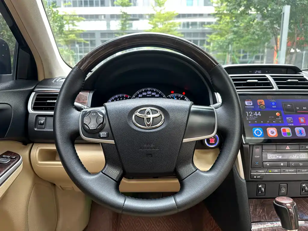 Toyota Camry 2017 — фото 18