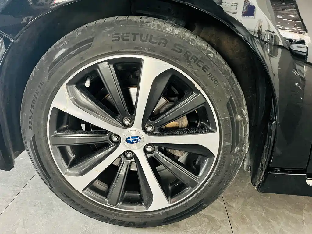 Subaru Legacy 2017 — фото 9