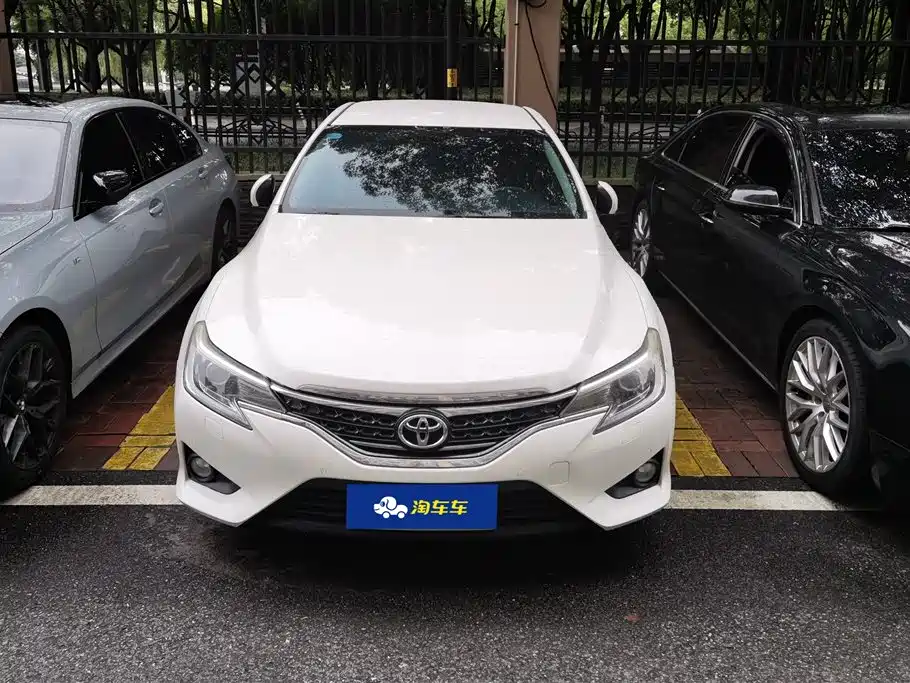 Toyota Reiz 2015