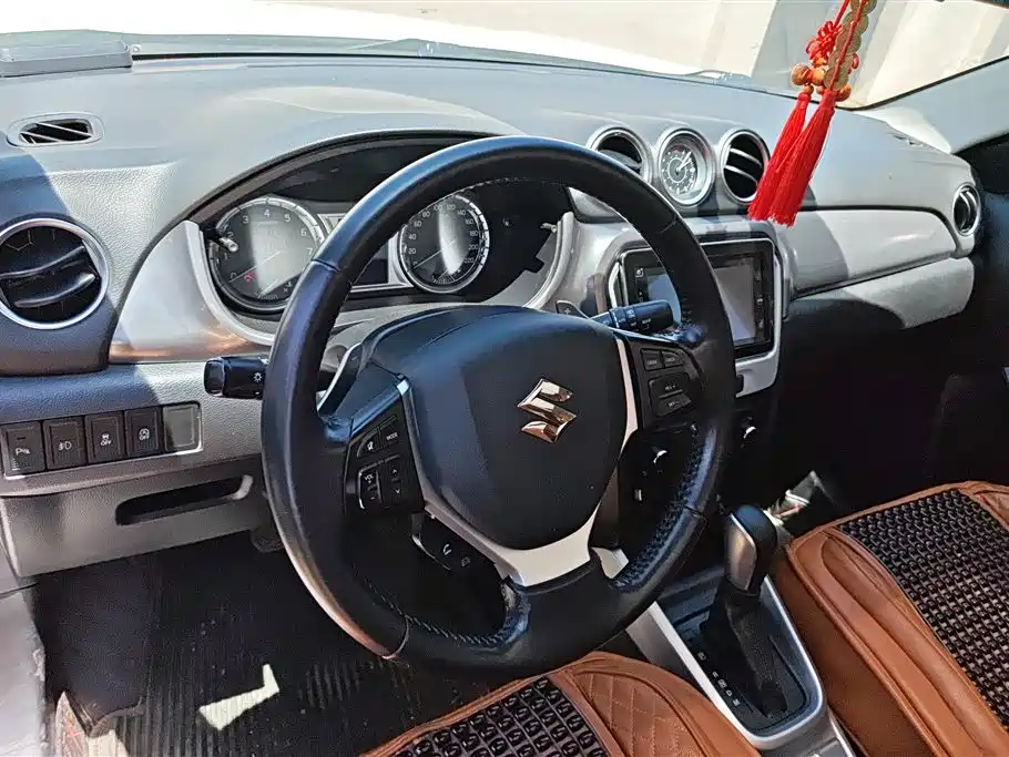 Suzuki Vitara 2016 — фото 12