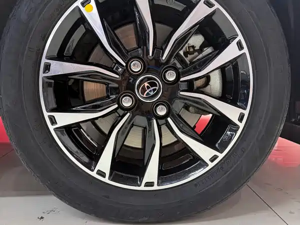 Toyota Yaris L 2022