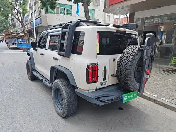 Tank 300 2021