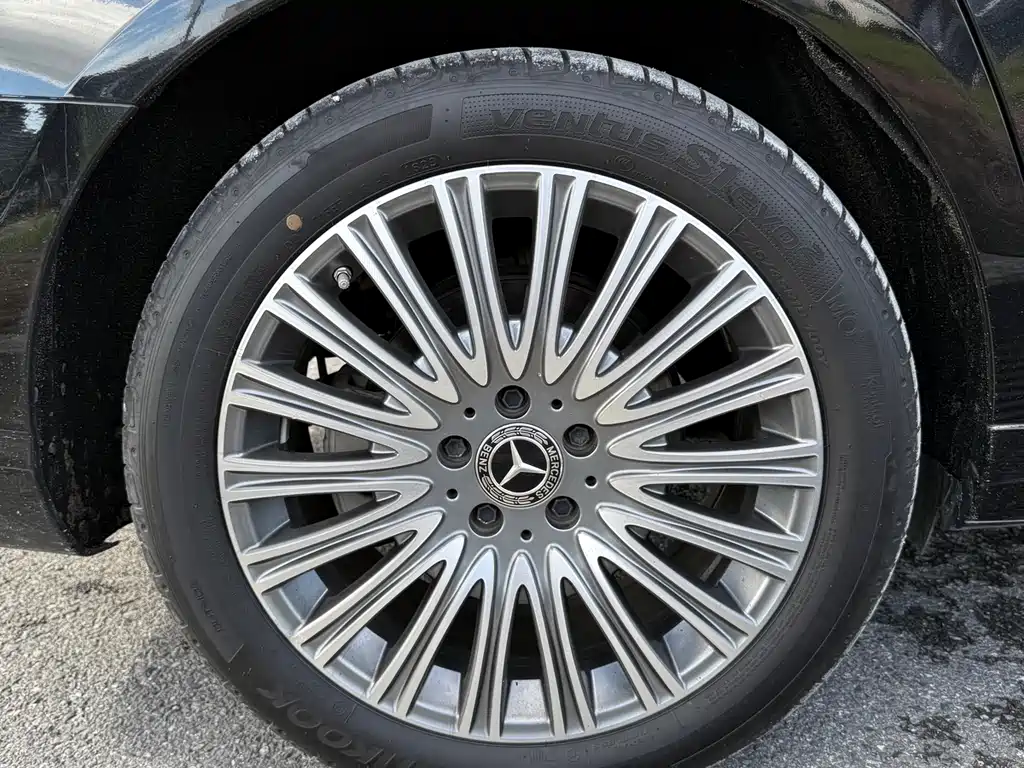 Mercedes-Benz E-Class 2022 — фото 9