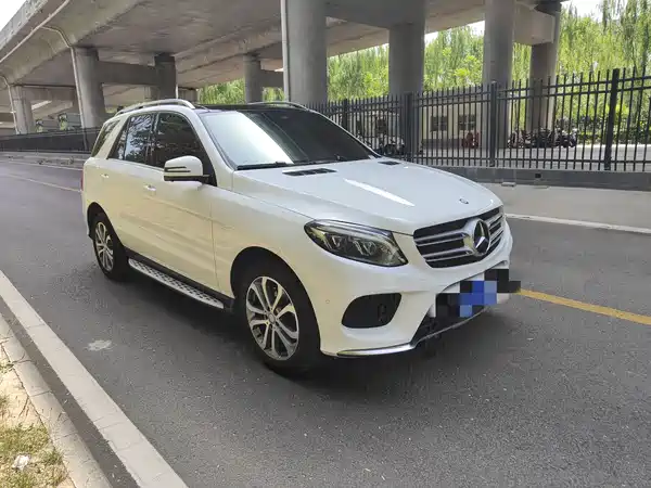 Mercedes-Benz GLE 2016