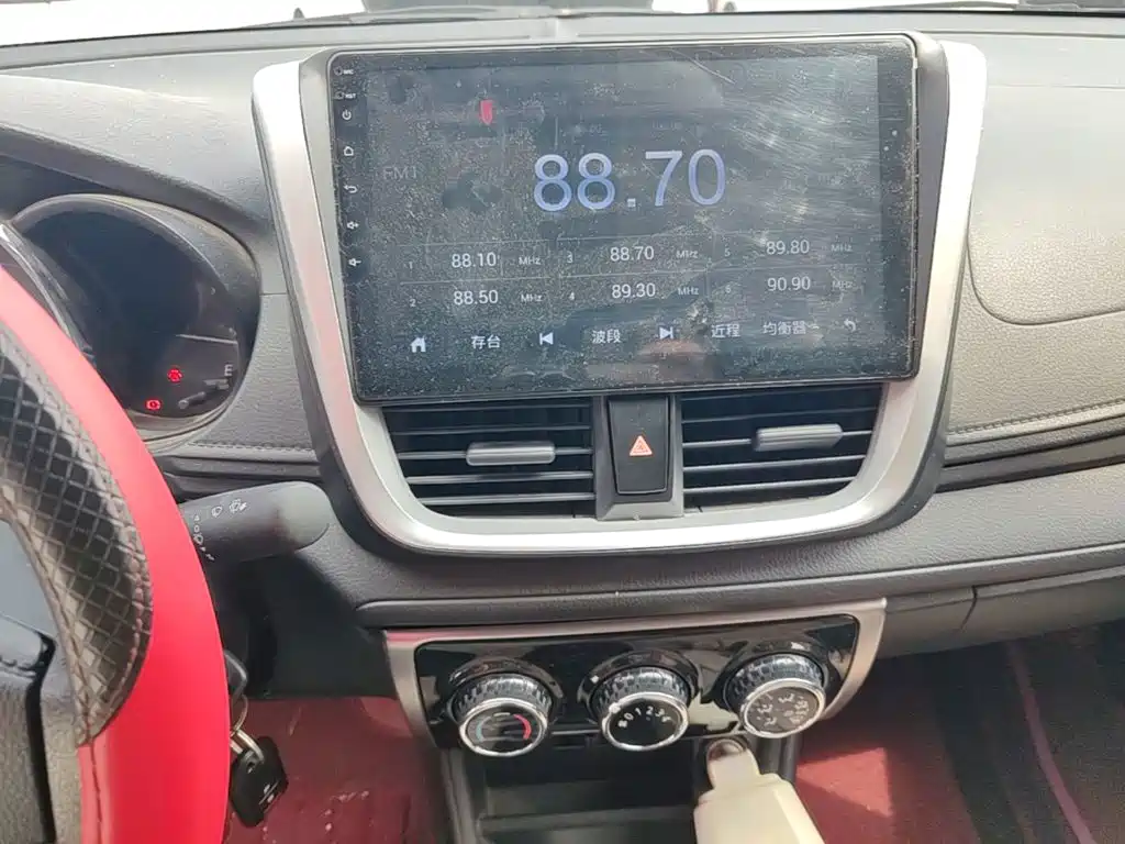 Toyota Yaris L 2020 — фото 6