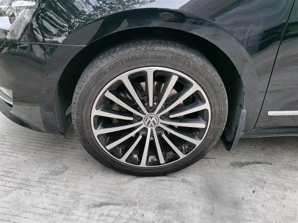 Volkswagen Passat 2015 — фото 23