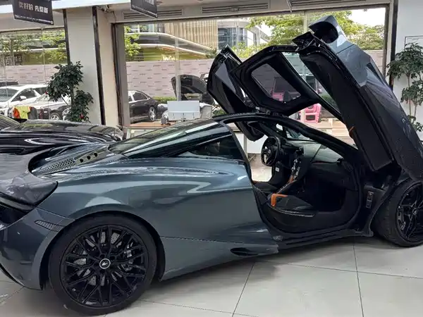 McLaren 720S 2018