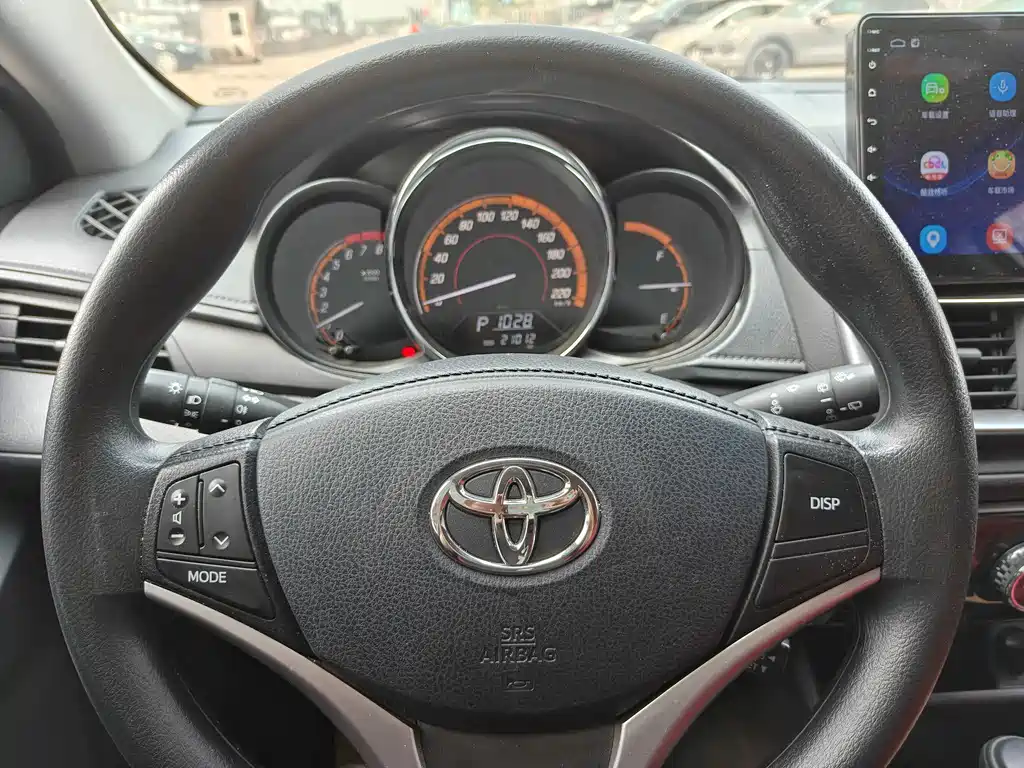 Toyota Yaris L 2023 — фото 9