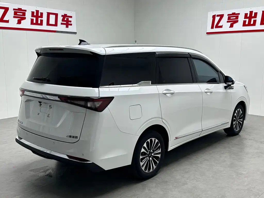 Wuling Jiachen 2022 — фото 21