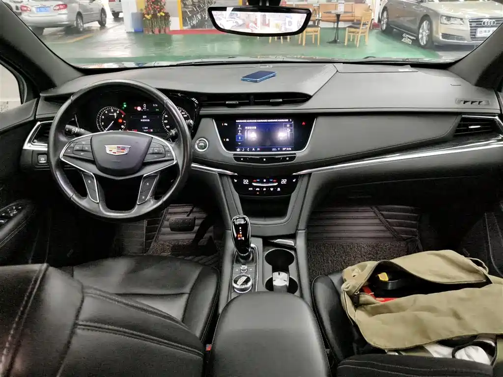 Cadillac XT5 2020 — фото 10